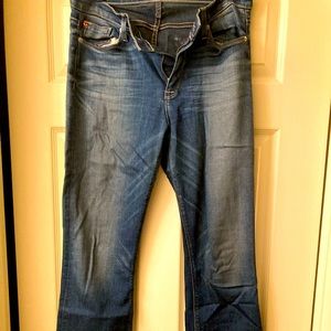 Sz 30-Women’s Hudson Blue Jeans w/ slight book cut